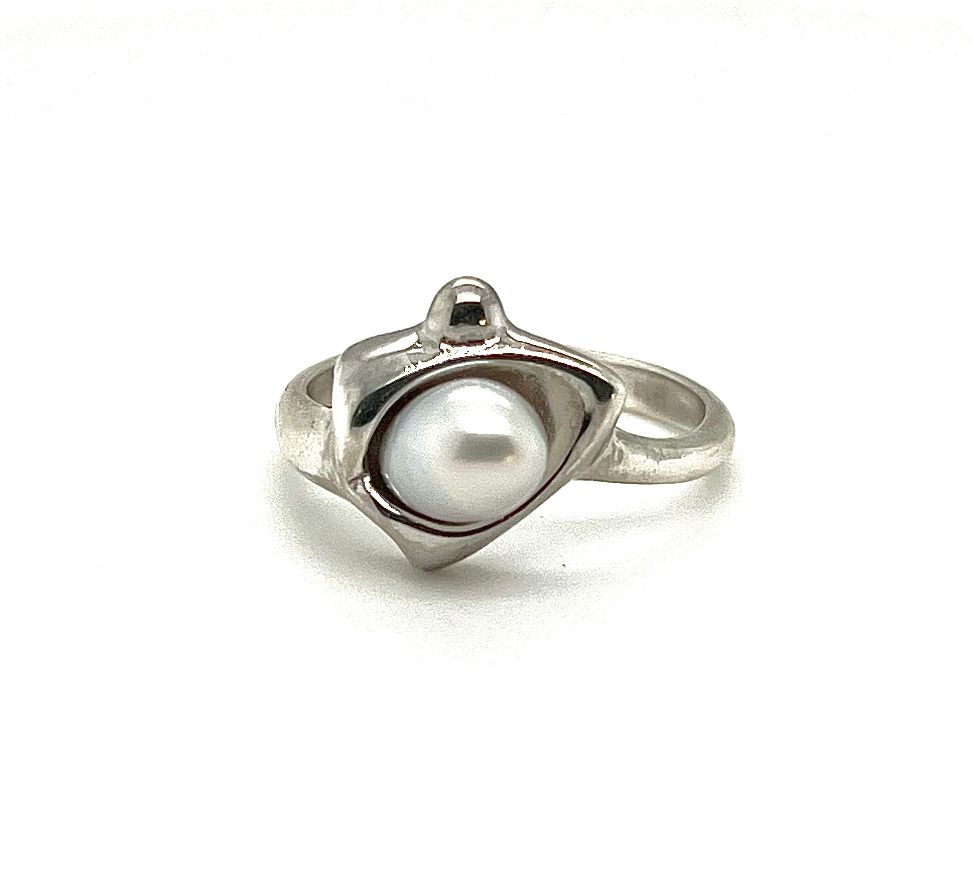 Pre-Loved: Silver Grey Fresh Water Peal Ring