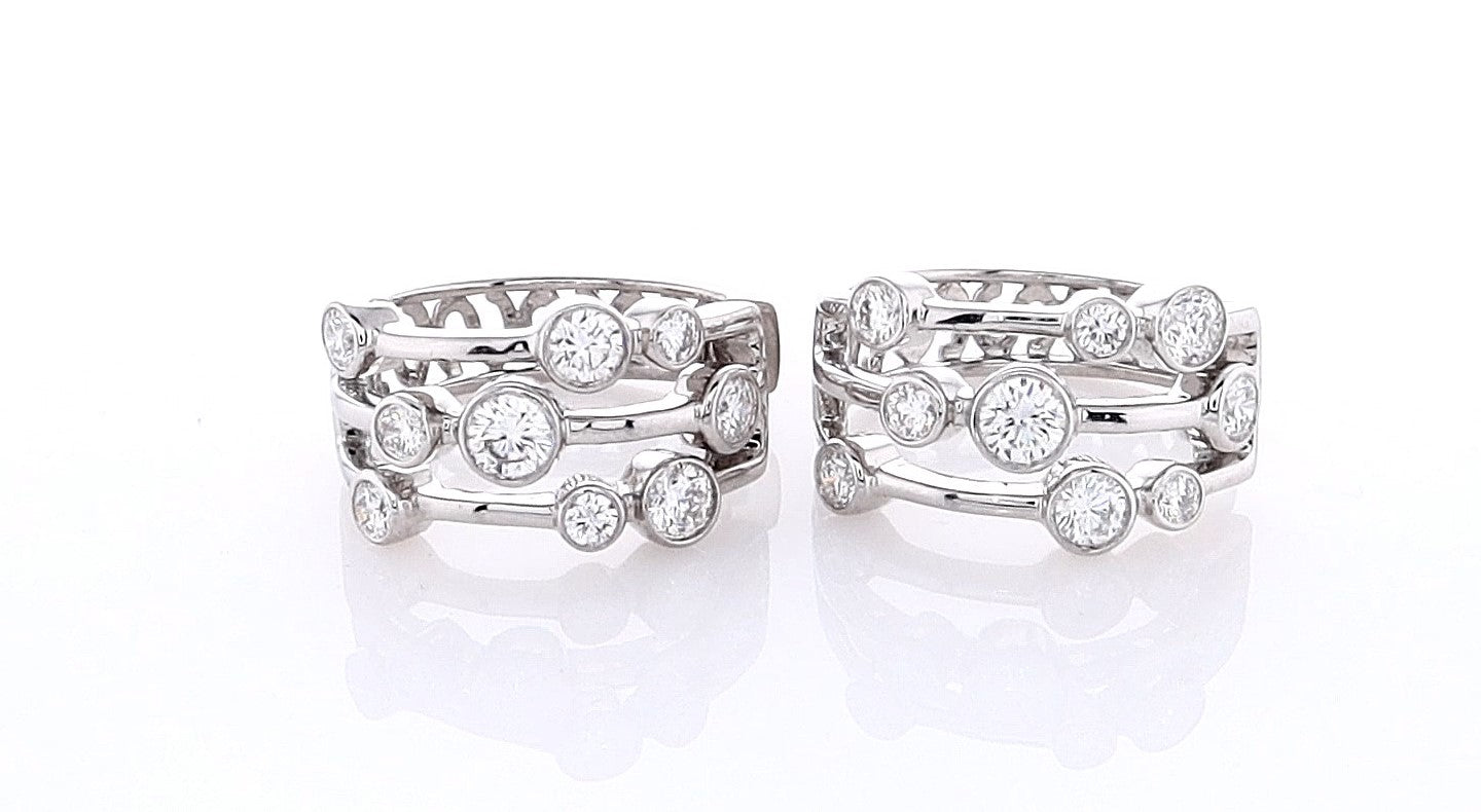 18k White Gold Round Brilliant Rub-Over Earrings