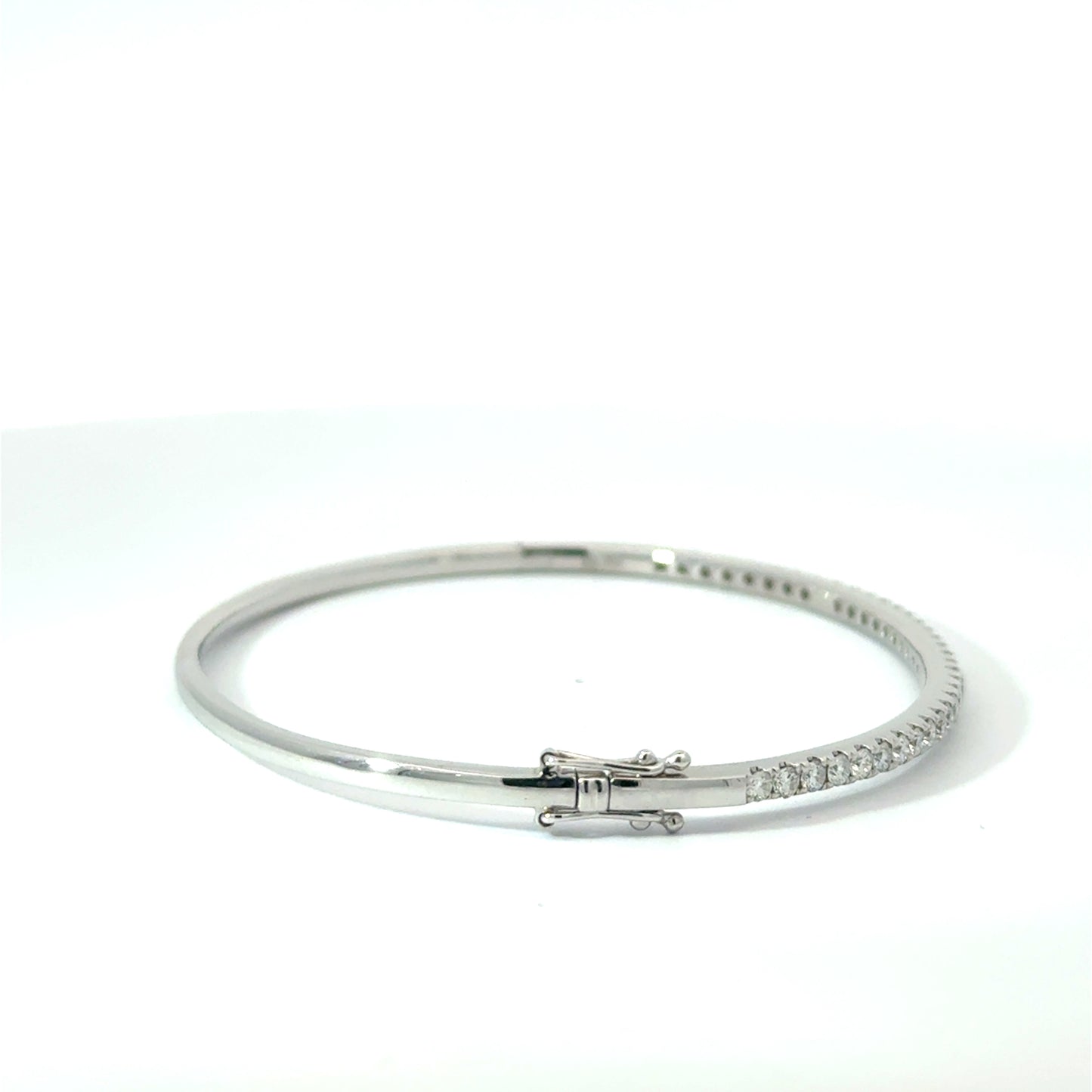 18k White Gold 1.01cttw Round Brilliant Cut Diamond Bangle