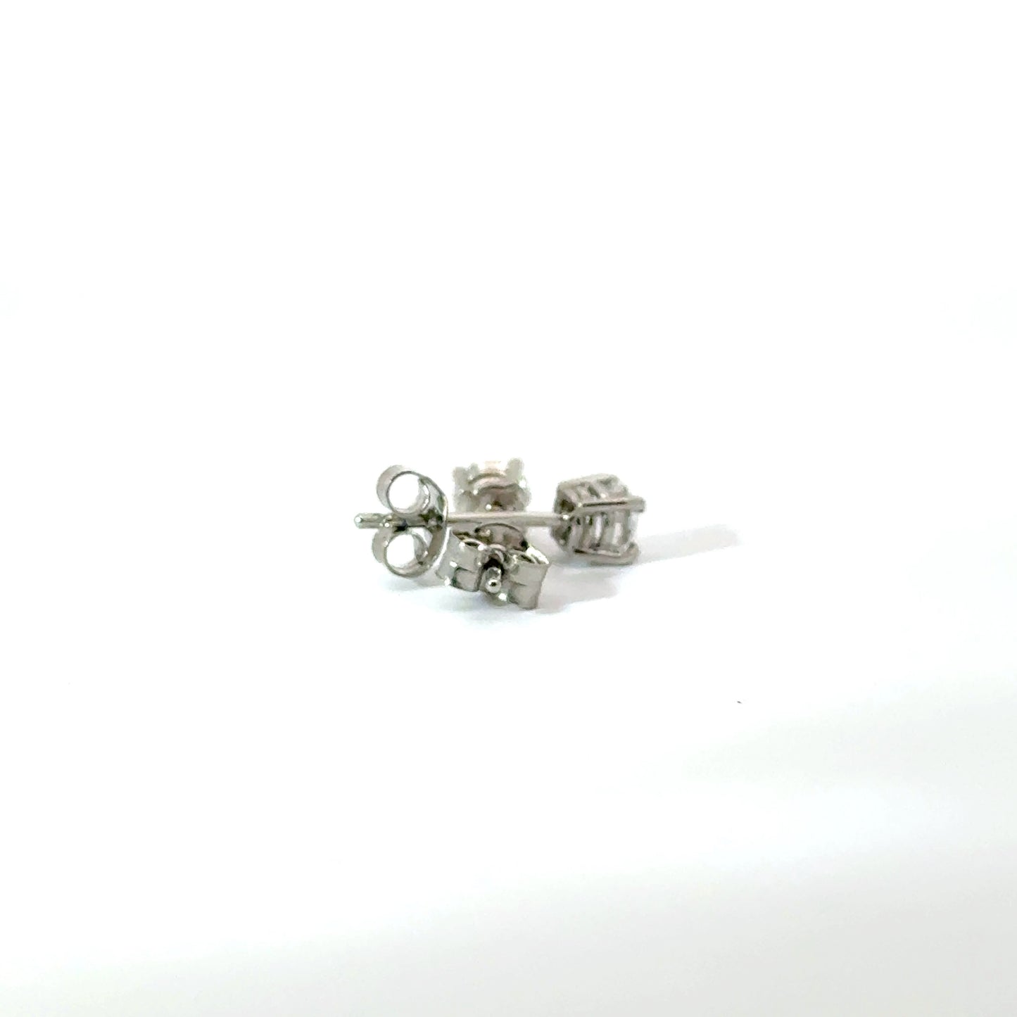 Platinum 0.60cttw Round Brilliant Cut Diamond Stud Earrings