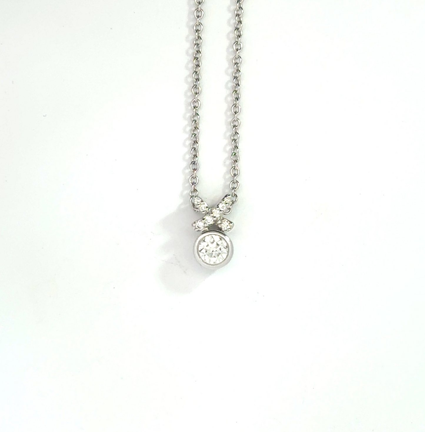 18k White Gold 0.28cttw Round Brilliant Cut Diamond Pendant