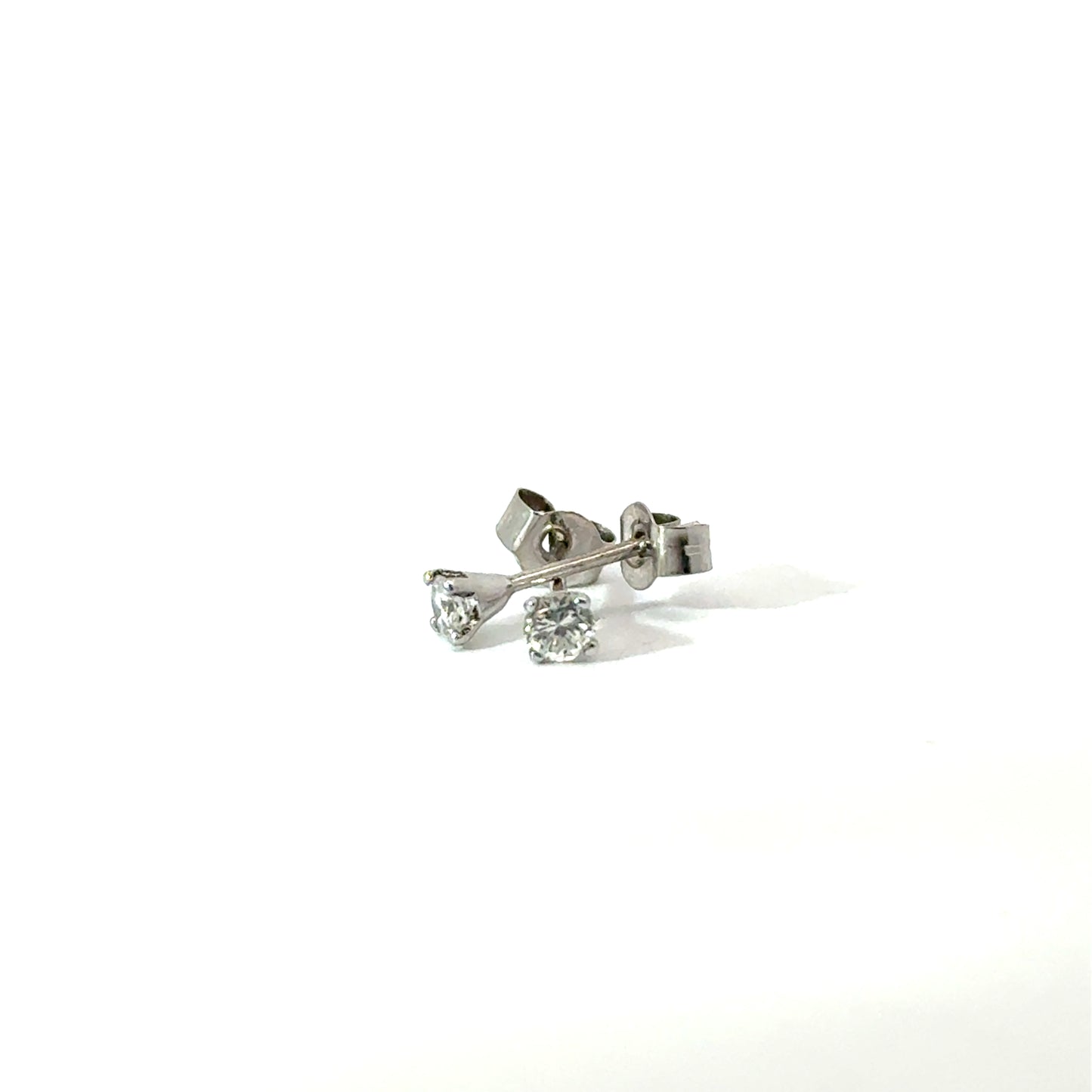 9k White Gold 0.16cttw Round Brilliant Cut Diamond Stud Earrings