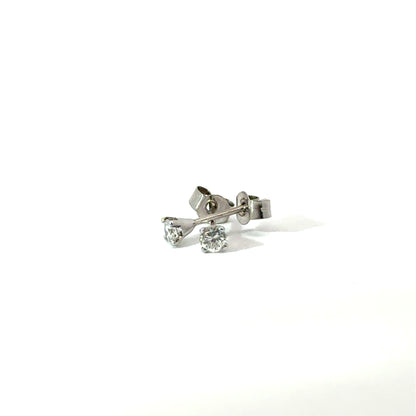 9k White Gold 0.16cttw Round Brilliant Cut Diamond Stud Earrings