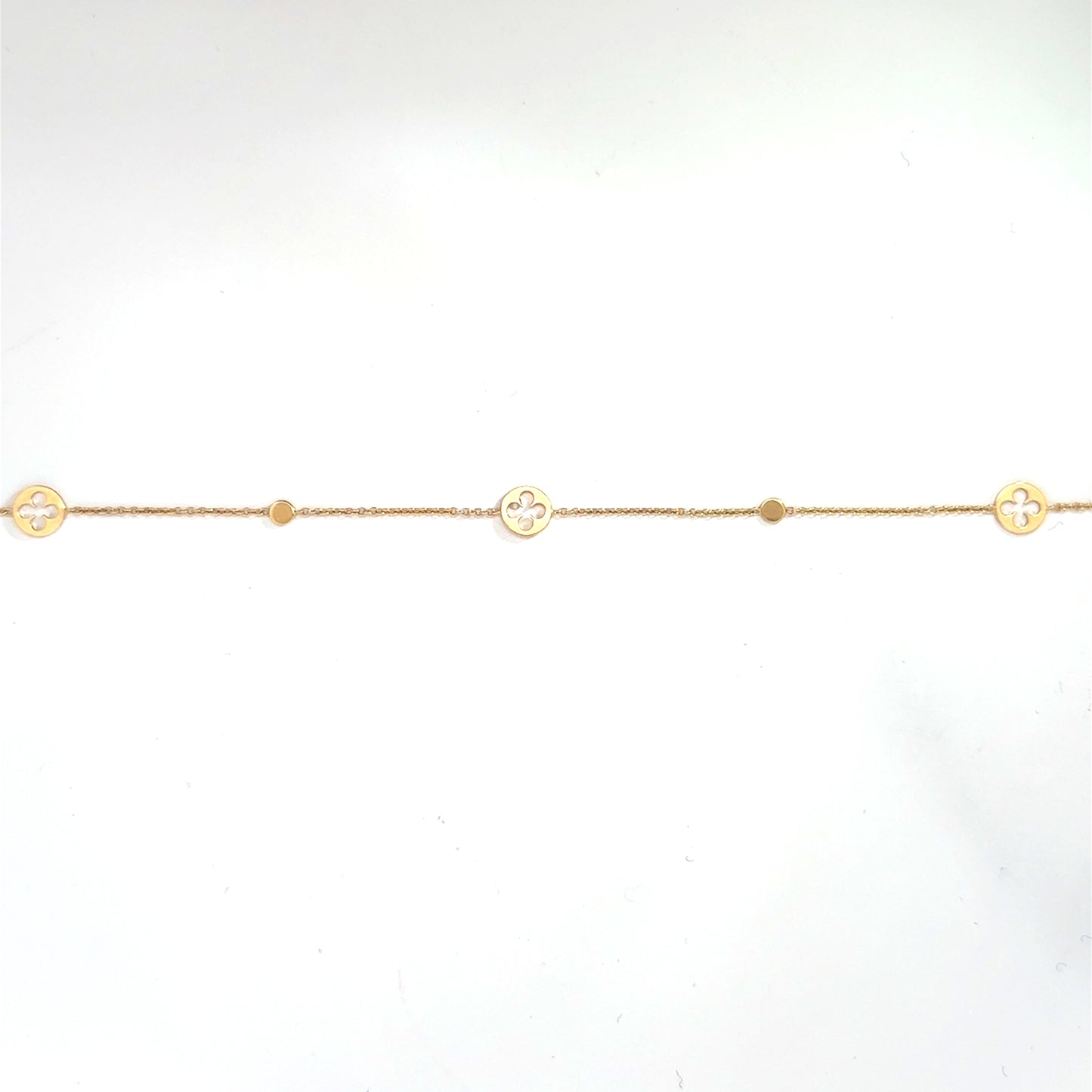 9k Yellow Gold Clover Cut Out Bracelet