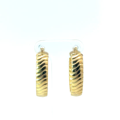 9k Yellow Gold Wave Oval Hoop Earrings
