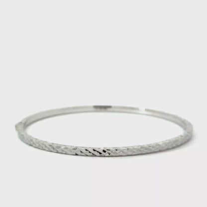9k White Gold Diamond Cut Bangle