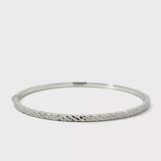 9k White Gold Diamond Cut Bangle