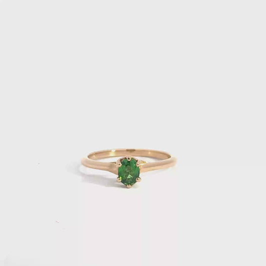 18k Rose Gold Oval Cut Green Tsavorite Solitaire Ring
