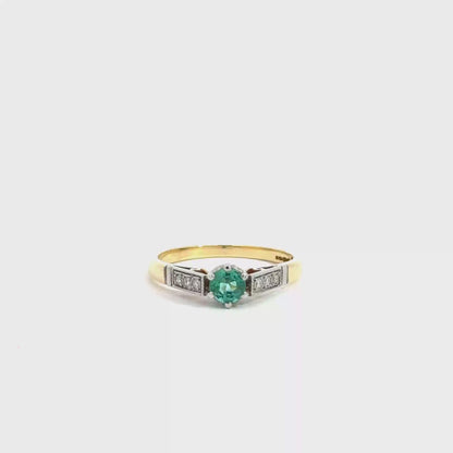 18k Yellow & White Gold Round Cut Green Emerald Solitaire Ring
